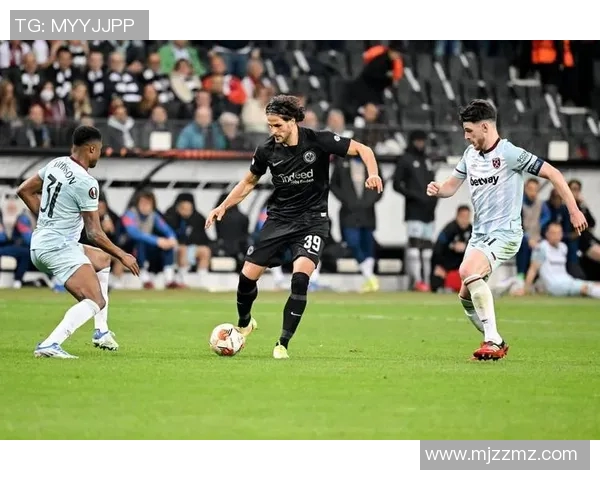 法兰克福客场逆转战胜沃尔夫斯堡，夺得宝贵三分